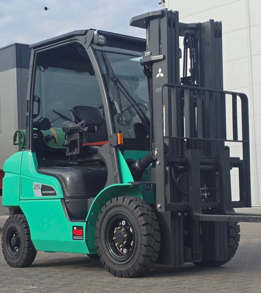 Mitsubishi FG 25 N DEMO like NEW - Empilhadeira a gás: foto 5 Mitsubishi FG 25 N DEMO like NEW - Empilhadeira a gás: foto 5