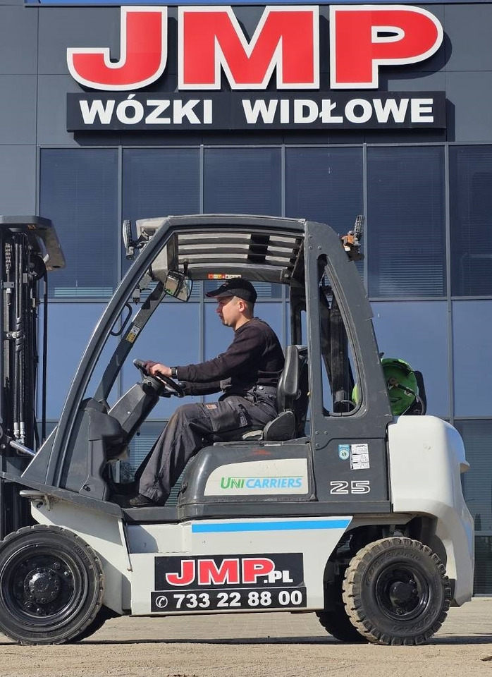 UniCarriers U1D2A25LQ DX25 LPG - Empilhadeira a gás: foto 4 UniCarriers U1D2A25LQ DX25 LPG - Empilhadeira a gás: foto 4