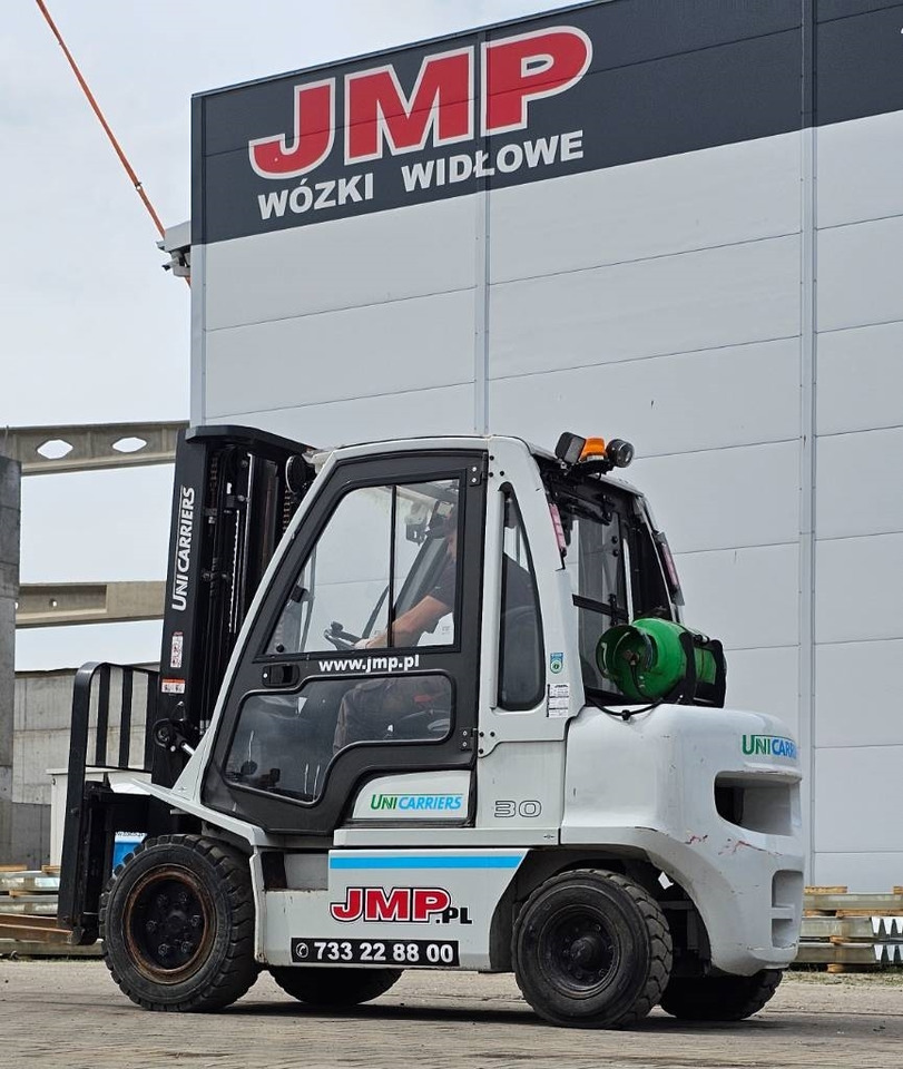 UniCarriers UG1D2A30LQ DX30 - Empilhadeira a gás: foto 1 UniCarriers UG1D2A30LQ DX30 - Empilhadeira a gás: foto 1