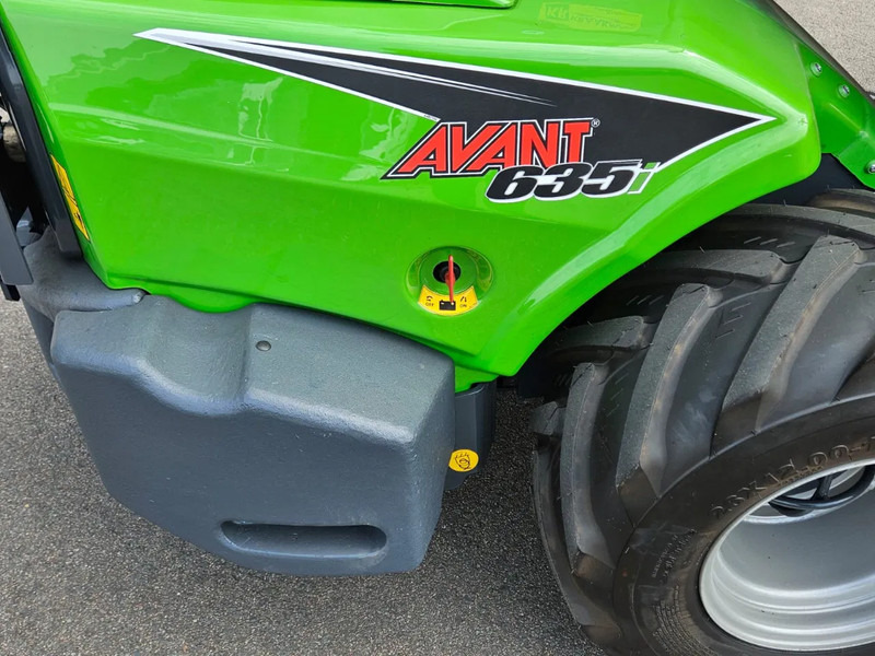 Mini carregadeira de esteiras Avant 635i Rental mini-shovel: foto 14