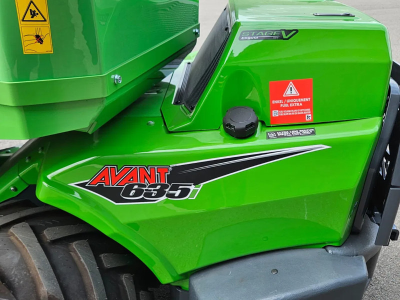 Mini carregadeira de esteiras Avant 635i Rental mini-shovel: foto 13