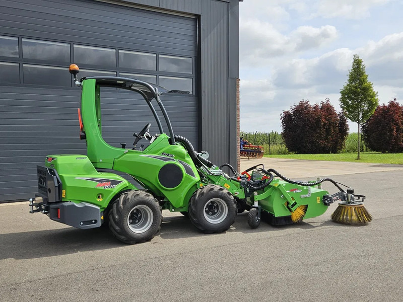 Avant 645i Rental mini-shovel - Mini carregadeira de esteiras: foto 3 Avant 645i Rental mini-shovel - Mini carregadeira de esteiras: foto 3