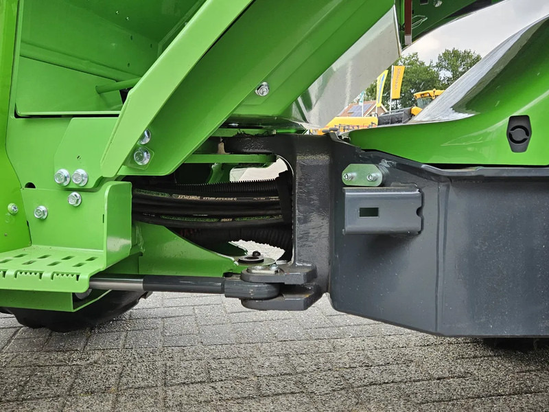 Mini carregadeira de esteiras Avant Mini-shovel 735i Rental met Kemp balenklem: foto 16