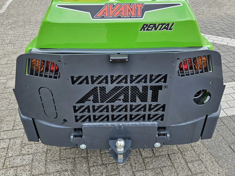 Mini carregadeira de esteiras Avant Mini-shovel 735i Rental met Kemp balenklem: foto 17