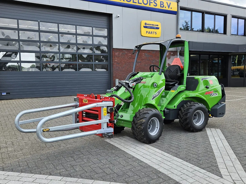 Mini carregadeira de esteiras Avant Mini-shovel 735i Rental met Kemp balenklem: foto 10