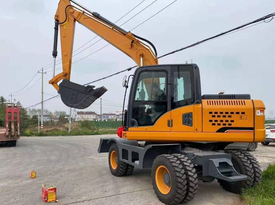 NEW MAXUS Cummins 14 TON Excavator Warranty up to 10 Years НОВА екскаватор MAXUS Cummins 14 ТОН Гарантія до 10 Років NOWA koparka MAXUS Cummins 14 TON Gwarancja do 10 LAT - Escavadeira de rodas: foto 1 NEW MAXUS Cummins 14 TON Excavator Warranty up to 10 Years НОВА екскаватор MAXUS Cummins 14 ТОН Гарантія до 10 Років NOWA koparka MAXUS Cummins 14 TON Gwarancja do 10 LAT - Escavadeira de rodas: foto 1