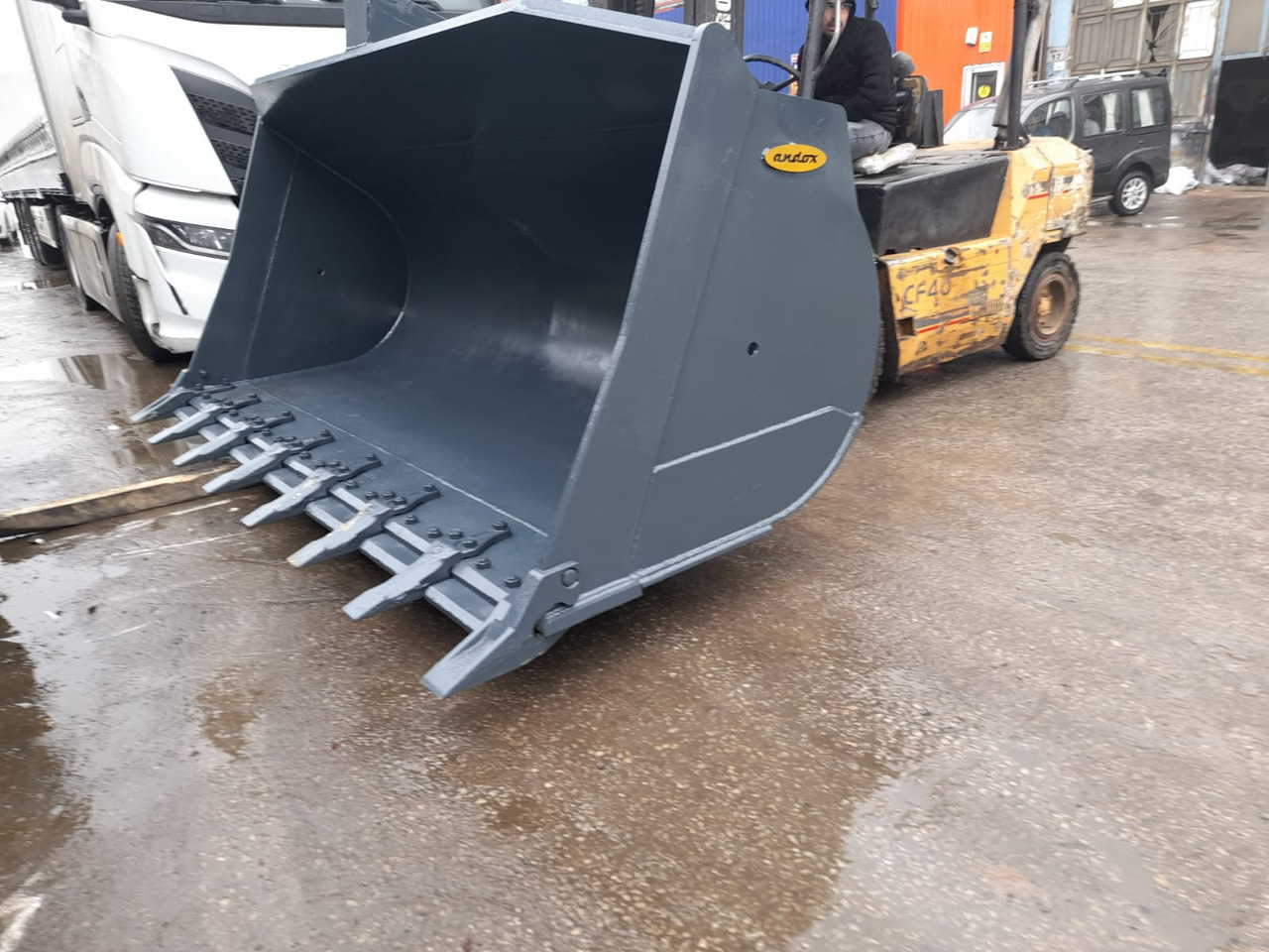 Doosan - Balde para carregadeiras de Máquina de construção: foto 2 Doosan - Balde para carregadeiras de Máquina de construção: foto 2