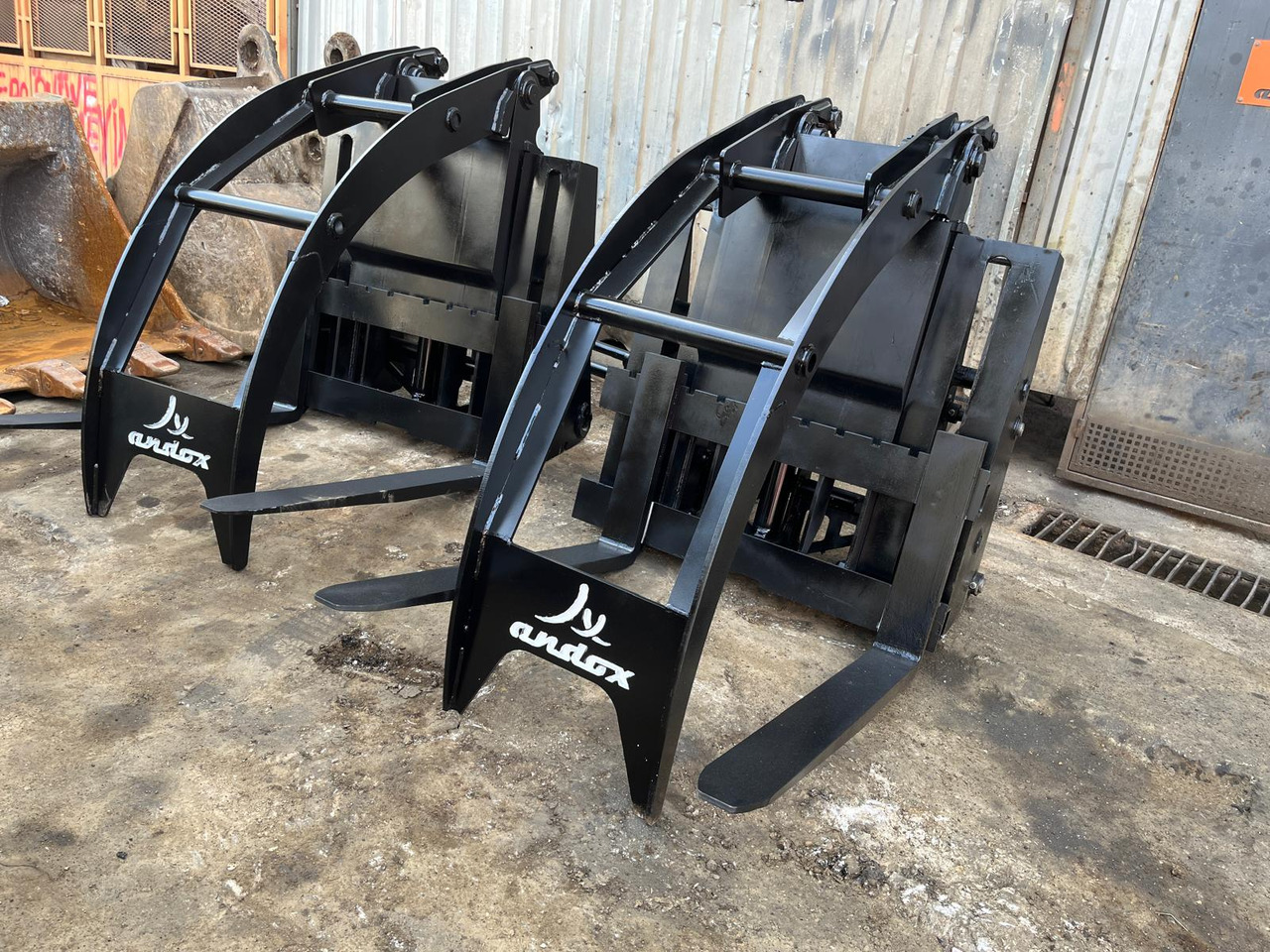 - Grampo de Escavadeira: foto 4 - Grampo de Escavadeira: foto 4