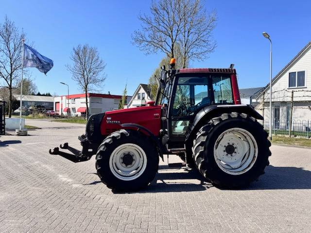 Valtra 6400, Luchtremmen, Fronthef, Frontaftakas - Trator: foto 1 Valtra 6400, Luchtremmen, Fronthef, Frontaftakas - Trator: foto 1