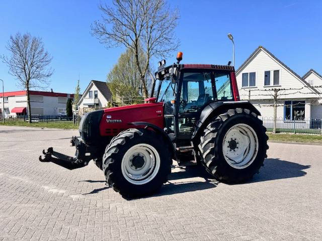 Valtra 6400, Luchtremmen, Fronthef, Frontaftakas - Trator: foto 2 Valtra 6400, Luchtremmen, Fronthef, Frontaftakas - Trator: foto 2