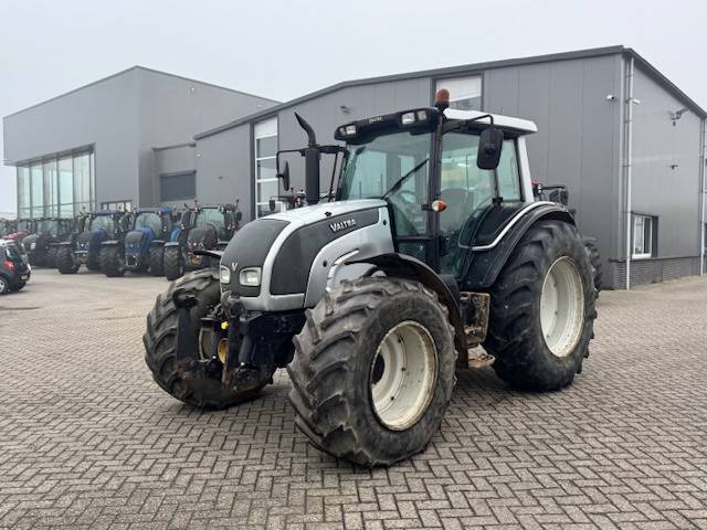 Valtra N141 hitech, Fronthef, Frontpto - Trator: foto 1 Valtra N141 hitech, Fronthef, Frontpto - Trator: foto 1
