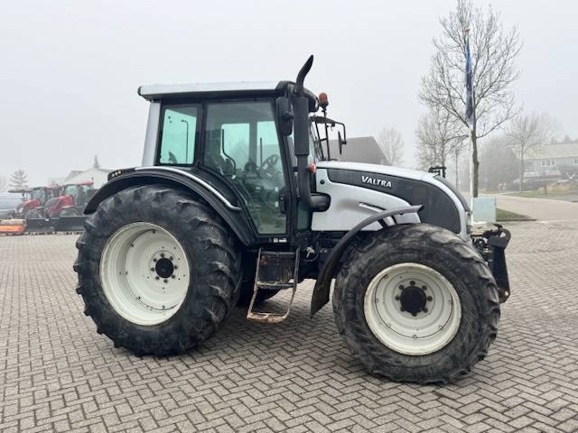 Valtra N141 hitech, Fronthef, Frontpto - Trator: foto 4 Valtra N141 hitech, Fronthef, Frontpto - Trator: foto 4