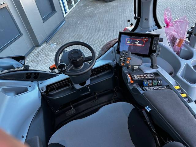 Locação de Valtra Q305 DEMO Super Compleet! Valtra Q305 DEMO Super Compleet!: foto 8