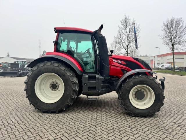 Valtra T144 Hitech - Trator: foto 4 Valtra T144 Hitech - Trator: foto 4