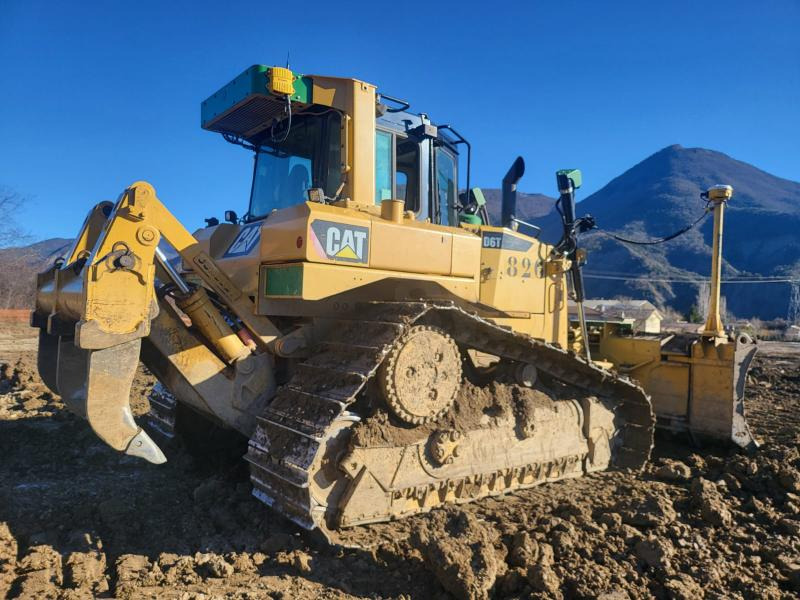 Caterpillar D6T - Buldôzer: foto 1 Caterpillar D6T - Buldôzer: foto 1