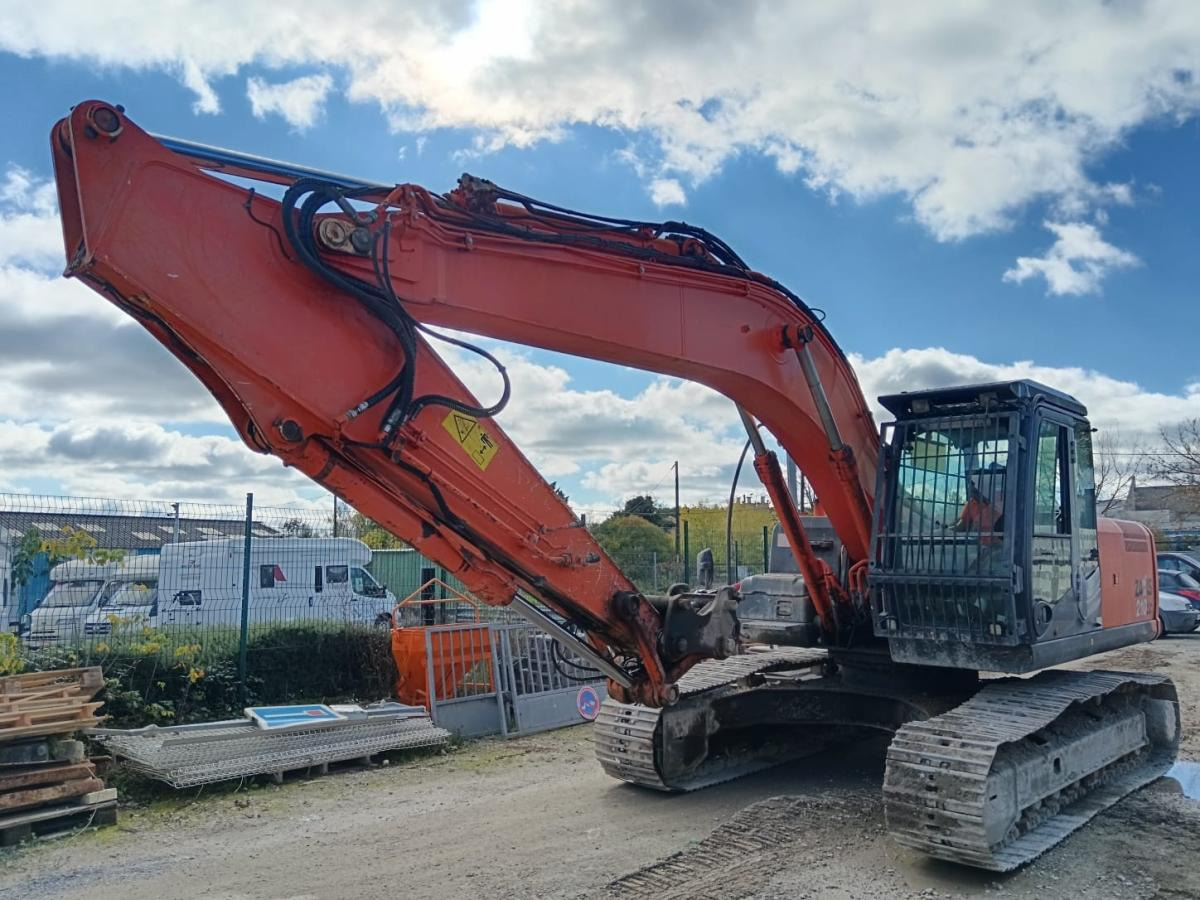 Hitachi ZX210LC-3 - Escavadora de rastos: foto 1 Hitachi ZX210LC-3 - Escavadora de rastos: foto 1