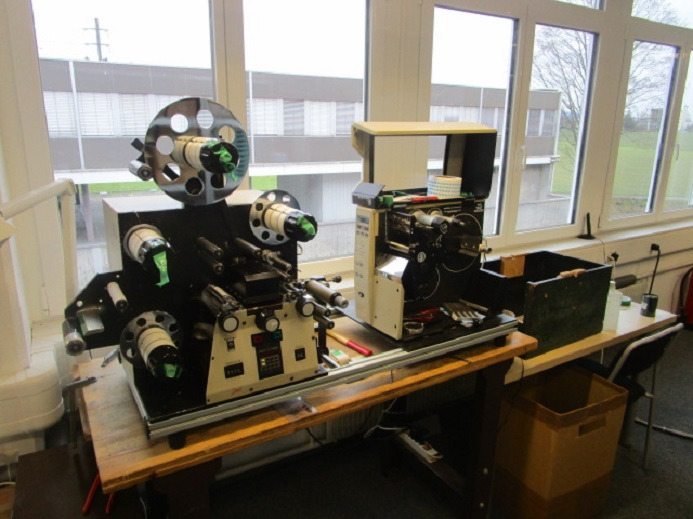 BARCODEDRUCKER / ETIKETTENDRUCKER ZEBRA 96XiIII MIT FARBBÄNDERN - Máquina de impressão: foto 1 BARCODEDRUCKER / ETIKETTENDRUCKER ZEBRA 96XiIII MIT FARBBÄNDERN - Máquina de impressão: foto 1