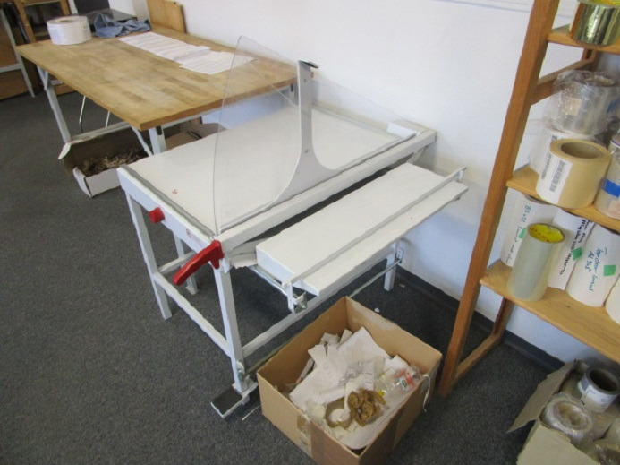 HEBELSCHNEIDER IDEAL 1080 - Máquina de corte de papel: foto 1 HEBELSCHNEIDER IDEAL 1080 - Máquina de corte de papel: foto 1