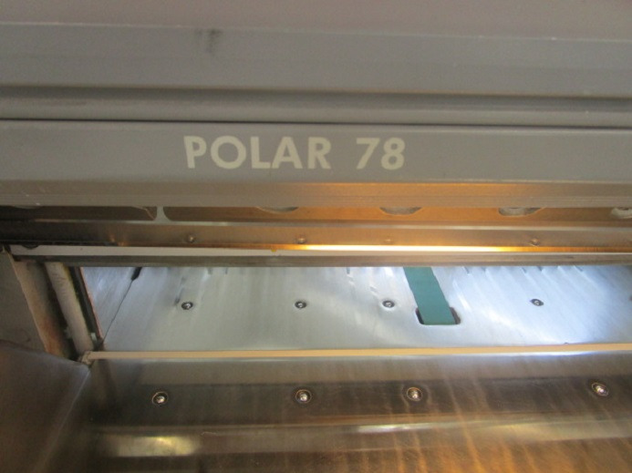 POLAR 78 ES - Máquina de corte de papel: foto 5 POLAR 78 ES - Máquina de corte de papel: foto 5