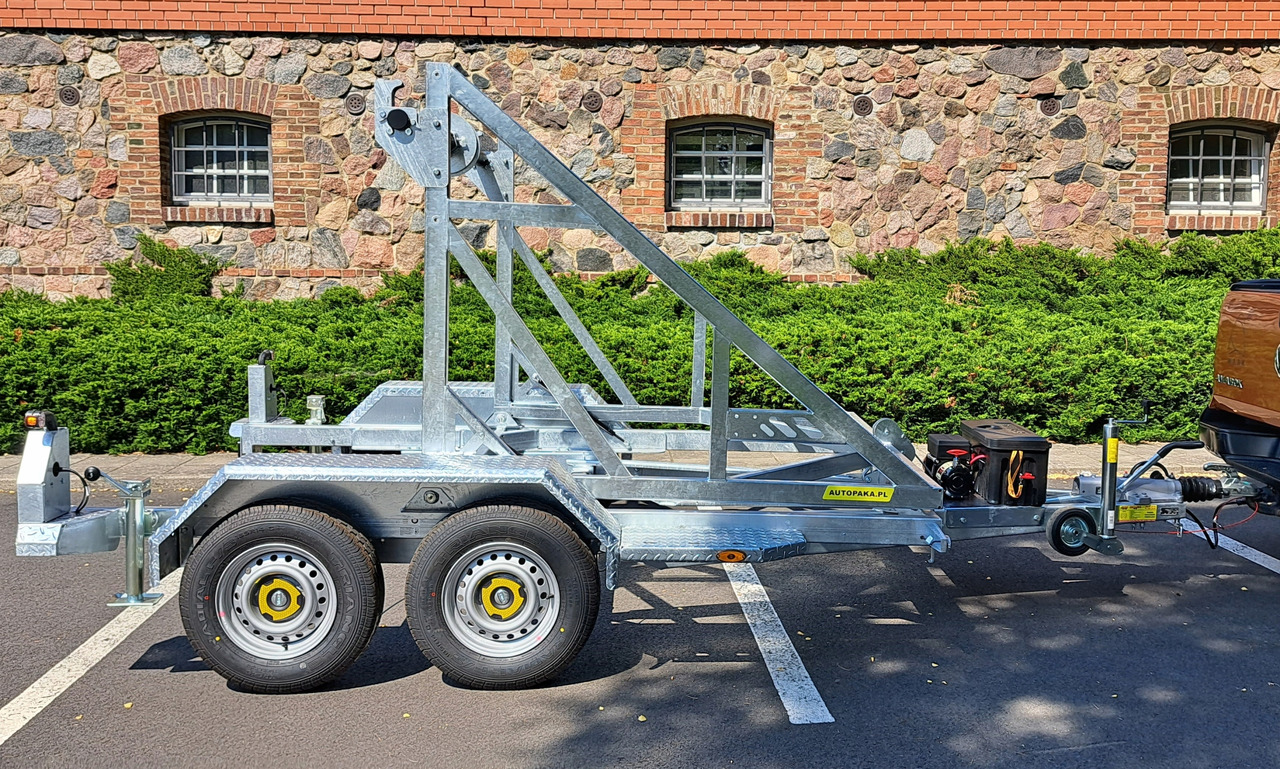 PRZYCZEPA KABLOWA Z WCIĄGARKĄ ELEKTRYCZNĄ 4530 KG, DMC 3500 KG / CABLE TRAILER WITH ELECTRIC WINCH 4530 KG, DMC 3500 KG - Reboque para bobinas: foto 4 PRZYCZEPA KABLOWA Z WCIĄGARKĄ ELEKTRYCZNĄ 4530 KG, DMC 3500 KG / CABLE TRAILER WITH ELECTRIC WINCH 4530 KG, DMC 3500 KG - Reboque para bobinas: foto 4