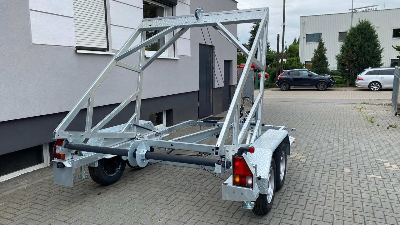 PRZYCZEPA WARK KABLOWA Z WCIĄGARKĄ RĘCZNĄ, DMC 3500 KG / WARK Cable Trailer with Manual Winch, DMC 3500 KG - Reboque para bobinas: foto 4 PRZYCZEPA WARK KABLOWA Z WCIĄGARKĄ RĘCZNĄ, DMC 3500 KG / WARK Cable Trailer with Manual Winch, DMC 3500 KG - Reboque para bobinas: foto 4