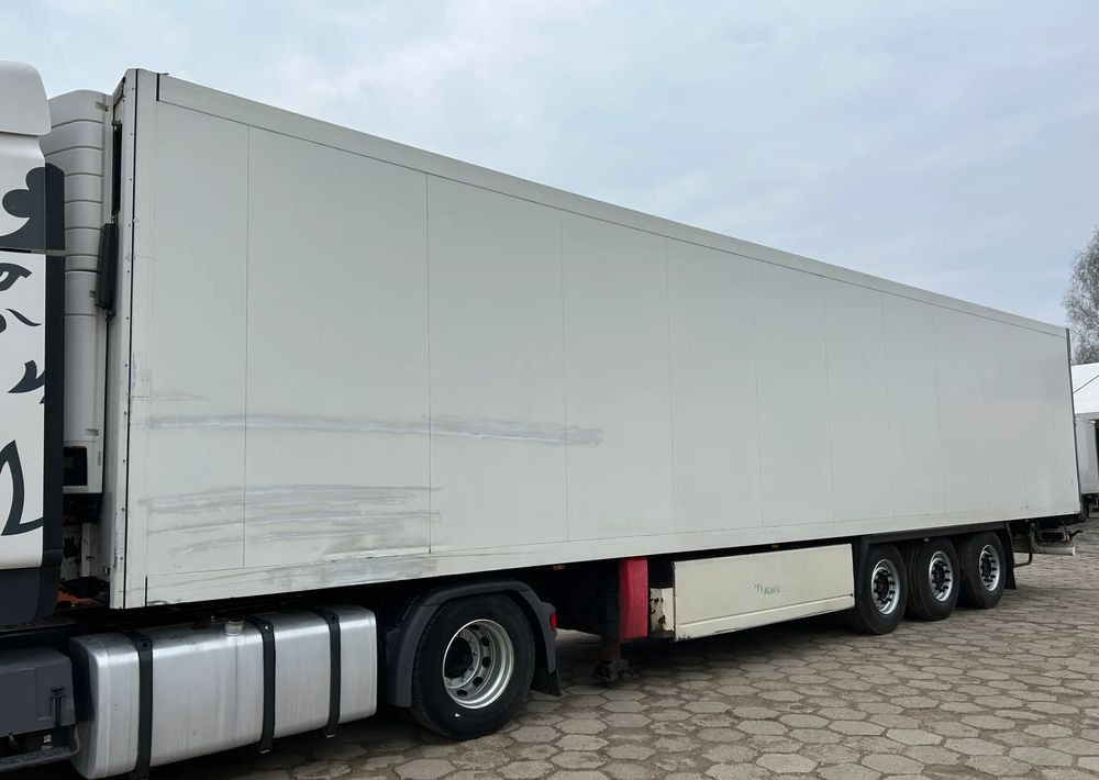 Krone CARRIER VECTOR 1550 / GRUBA ŚCIANA 7 CM / NOWE OPONY / 2017 ROK !! - Semireboque frigorífico: foto 4 Krone CARRIER VECTOR 1550 / GRUBA ŚCIANA 7 CM / NOWE OPONY / 2017 ROK !! - Semireboque frigorífico: foto 4