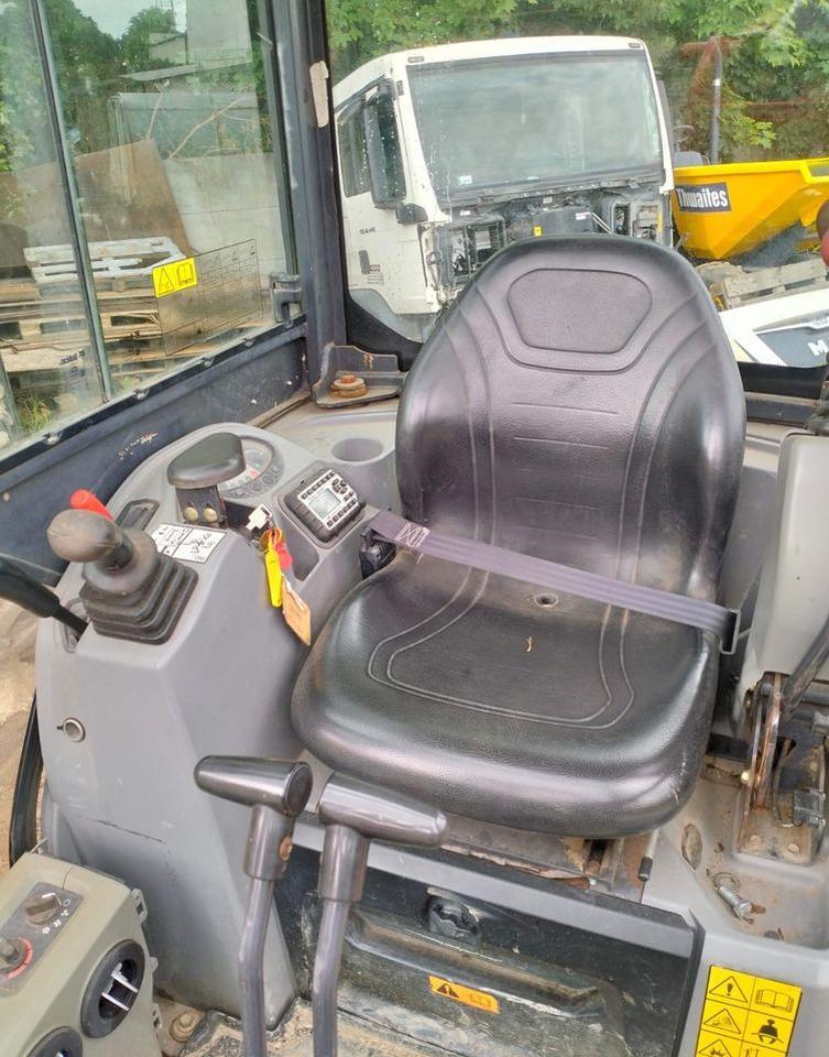 Doosan DX19 - Escavadora de rastos: foto 4 Doosan DX19 - Escavadora de rastos: foto 4