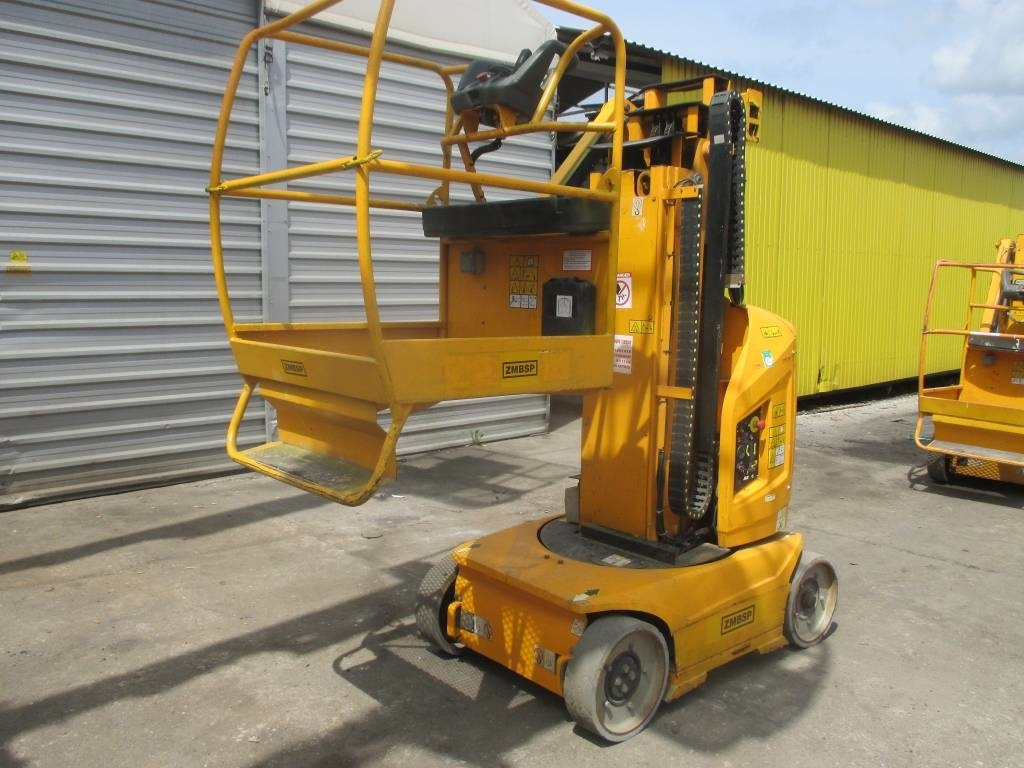 JLG Toucan 8 E - Plataforma de mastro vertical: foto 2 JLG Toucan 8 E - Plataforma de mastro vertical: foto 2