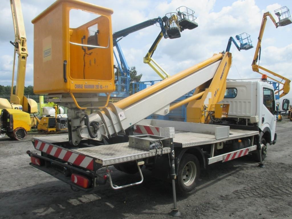 Multitel MT 202 DS - Caminhão com plataforma aérea: foto 3 Multitel MT 202 DS - Caminhão com plataforma aérea: foto 3