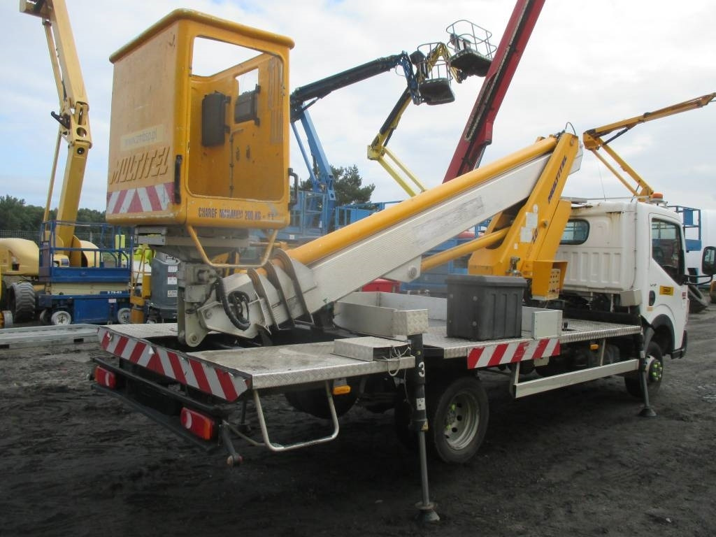 Multitel MT 202 - Caminhão com plataforma aérea: foto 3 Multitel MT 202 - Caminhão com plataforma aérea: foto 3