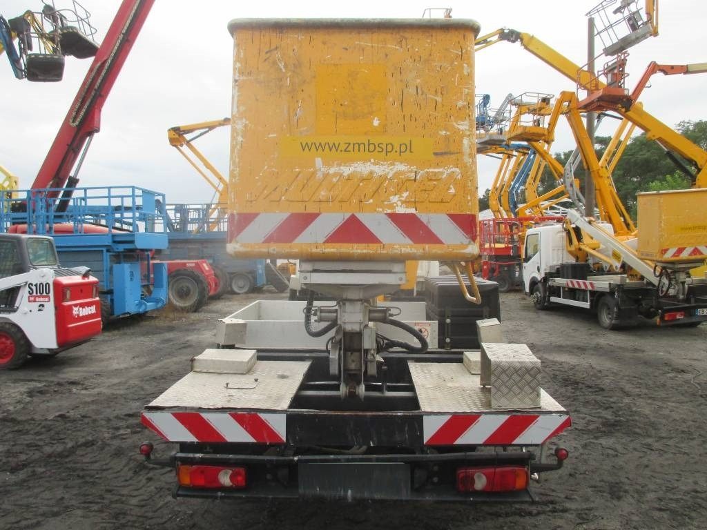 Multitel MT 202 - Caminhão com plataforma aérea: foto 4 Multitel MT 202 - Caminhão com plataforma aérea: foto 4