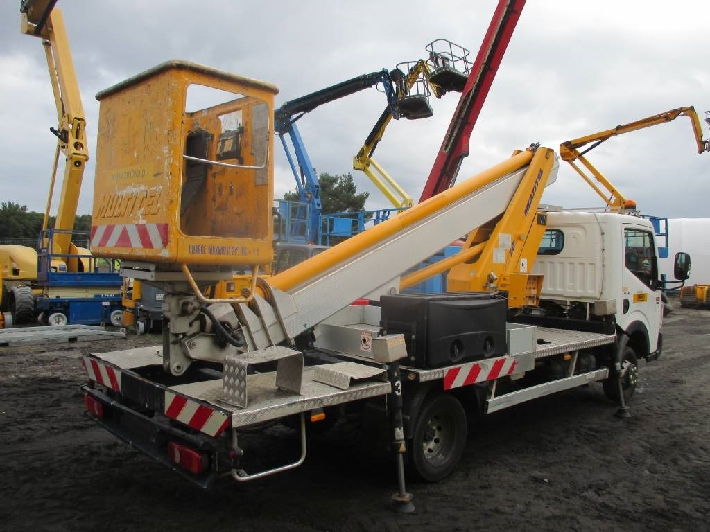 Multitel MT 202 - Caminhão com plataforma aérea: foto 3 Multitel MT 202 - Caminhão com plataforma aérea: foto 3