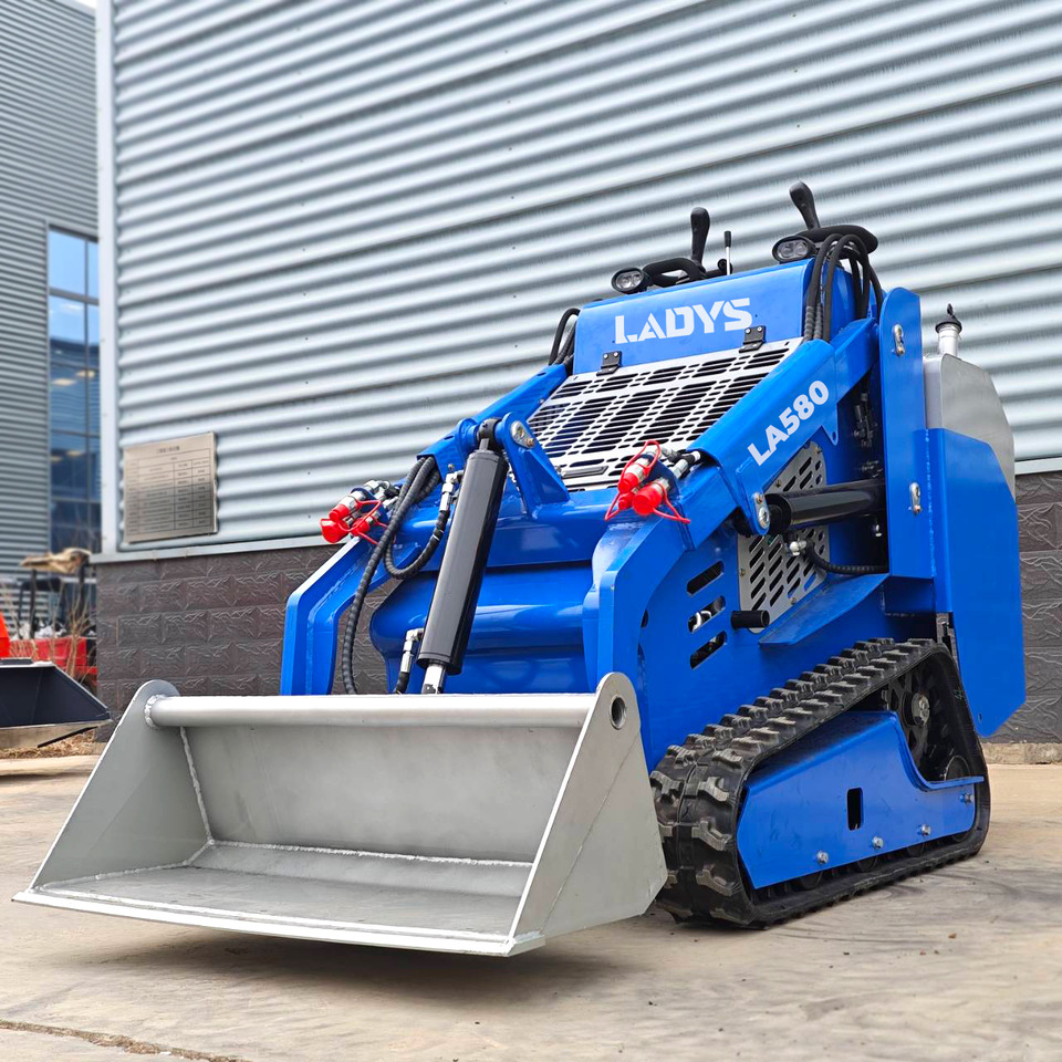 LADYS Free Shipping Mini Skid Steer Loader Compact Track Electric/Diesel Chinese Mini Skid Steer Loader For Sale With Mini Skid Steer Attachments 4 In 1 Bucket - Mini carregadeira: foto 2 LADYS Free Shipping Mini Skid Steer Loader Compact Track Electric/Diesel Chinese Mini Skid Steer Loader For Sale With Mini Skid Steer Attachments 4 In 1 Bucket - Mini carregadeira: foto 2