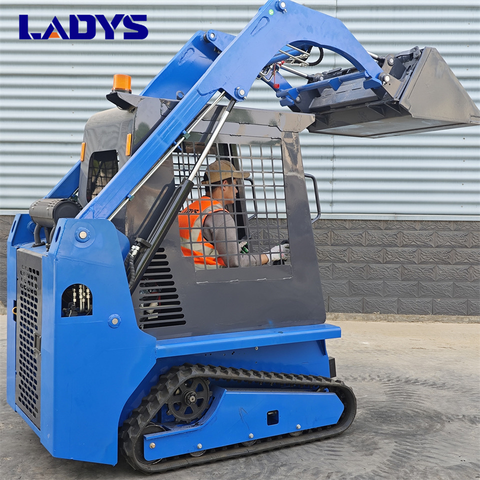 LADYS LA670 Skid Steer Euro 5/Epa Engine Kubota Mini Small Skid Steer Loader For Sale - Mini carregadeira: foto 4 LADYS LA670 Skid Steer Euro 5/Epa Engine Kubota Mini Small Skid Steer Loader For Sale - Mini carregadeira: foto 4