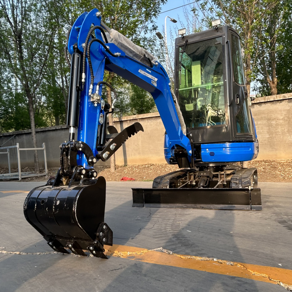 LEZUM DY25U Mini Excavator Digger Miniexcavadora EPA Kubota Engine Mini Excavator For Sale With Mini Excavator Attachment Set - Escavadora de rastos: foto 3 LEZUM DY25U Mini Excavator Digger Miniexcavadora EPA Kubota Engine Mini Excavator For Sale With Mini Excavator Attachment Set - Escavadora de rastos: foto 3