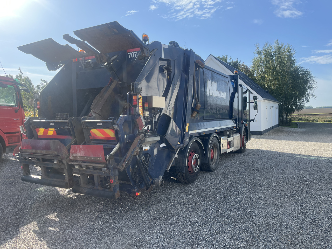 MERCEDES-BENZ 2630 2 camber - Caminhão de lixo: foto 5 MERCEDES-BENZ 2630 2 camber - Caminhão de lixo: foto 5