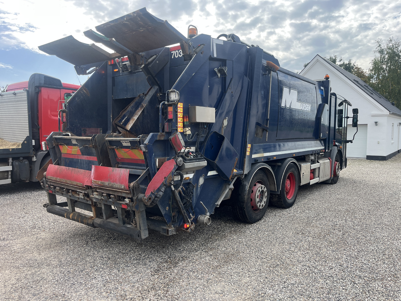 MERCEDES-BENZ Econic 2630 2 camber - Caminhão de lixo: foto 3 MERCEDES-BENZ Econic 2630 2 camber - Caminhão de lixo: foto 3