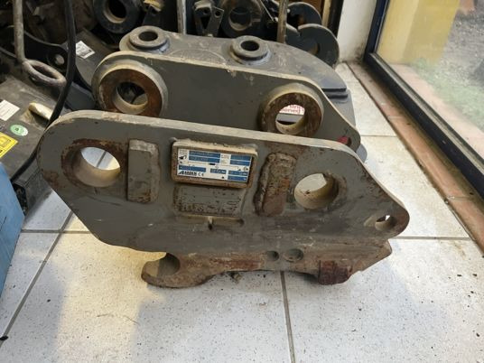 Attache rapide hydraulique Arden qa20 - qa21 - Acoplamento rápido: foto 2 Attache rapide hydraulique Arden qa20 - qa21 - Acoplamento rápido: foto 2