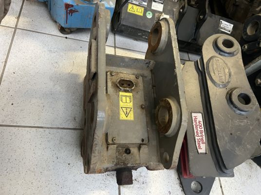 Attache rapide hydraulique Arden qa20 - qa21 - Acoplamento rápido: foto 4 Attache rapide hydraulique Arden qa20 - qa21 - Acoplamento rápido: foto 4