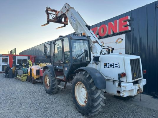 JCB 528-70 à 18 500 € HT - Empilhador telescópico: foto 2 JCB 528-70 à 18 500 € HT - Empilhador telescópico: foto 2