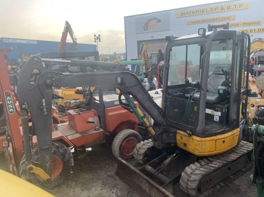 Komatsu PC26MR-3 - Mini escavadeira: foto 1 Komatsu PC26MR-3 - Mini escavadeira: foto 1