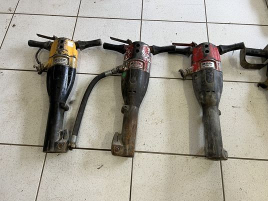 Marteau piqueur pneumatique air kaeser B22E - Equipamento de construção: foto 1 Marteau piqueur pneumatique air kaeser B22E - Equipamento de construção: foto 1