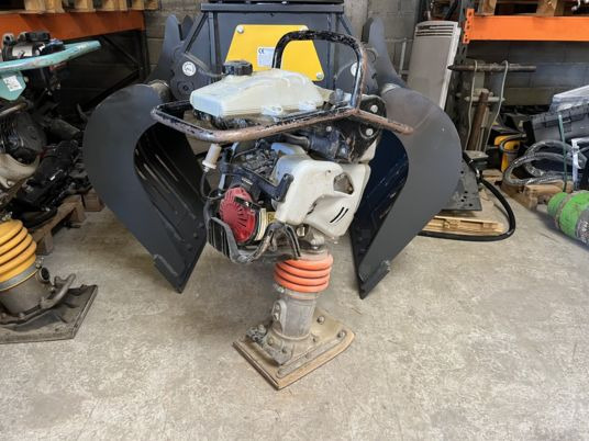 Mikasa MTX-60E - Compactadora de percussão: foto 5 Mikasa MTX-60E - Compactadora de percussão: foto 5