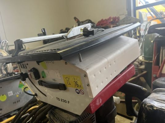 SCIE DE CARRELAGE HUSQVARNA TS230F - Ferramenta/ Equipamento: foto 4 SCIE DE CARRELAGE HUSQVARNA TS230F - Ferramenta/ Equipamento: foto 4