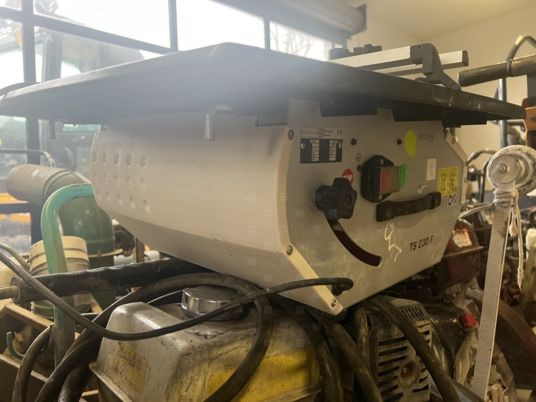 SCIE DE CARRELAGE HUSQVARNA TS230F - Ferramenta/ Equipamento: foto 3 SCIE DE CARRELAGE HUSQVARNA TS230F - Ferramenta/ Equipamento: foto 3