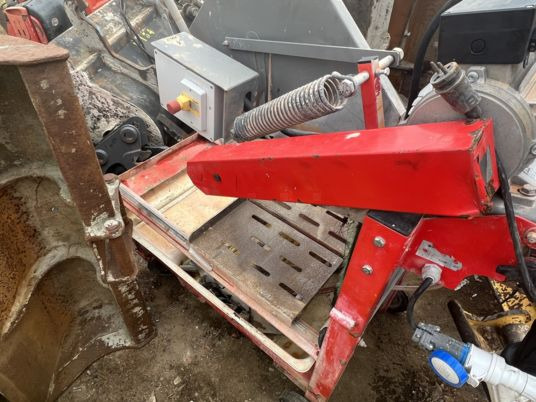 Scie à matériaux électrique IMER - Ferramenta/ Equipamento: foto 5 Scie à matériaux électrique IMER - Ferramenta/ Equipamento: foto 5