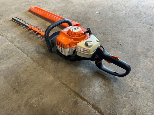 Taille haies thermique STIHL HS 82 R - Equipamentos para jardinagem: foto 4 Taille haies thermique STIHL HS 82 R - Equipamentos para jardinagem: foto 4