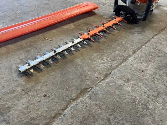 Taille haies thermique STIHL HS 82 R - Equipamentos para jardinagem: foto 5 Taille haies thermique STIHL HS 82 R - Equipamentos para jardinagem: foto 5