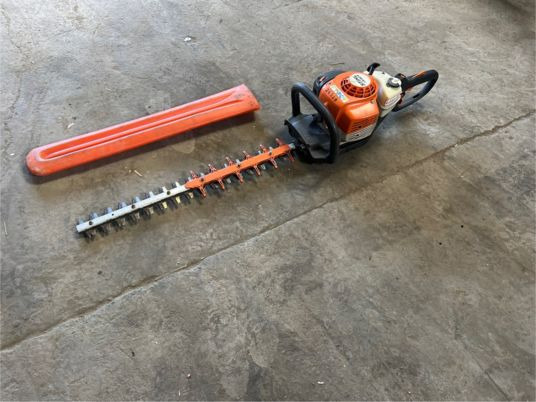 Taille haies thermique STIHL HS 82 R - Equipamentos para jardinagem: foto 2 Taille haies thermique STIHL HS 82 R - Equipamentos para jardinagem: foto 2