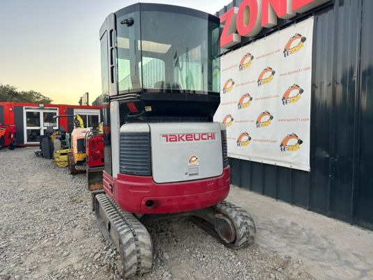 Takeuchi TB23R Cabine à 17 500 € HT - Mini escavadeira: foto 4 Takeuchi TB23R Cabine à 17 500 € HT - Mini escavadeira: foto 4